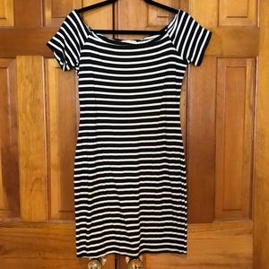 Form fitting stretchy black and white summer dress